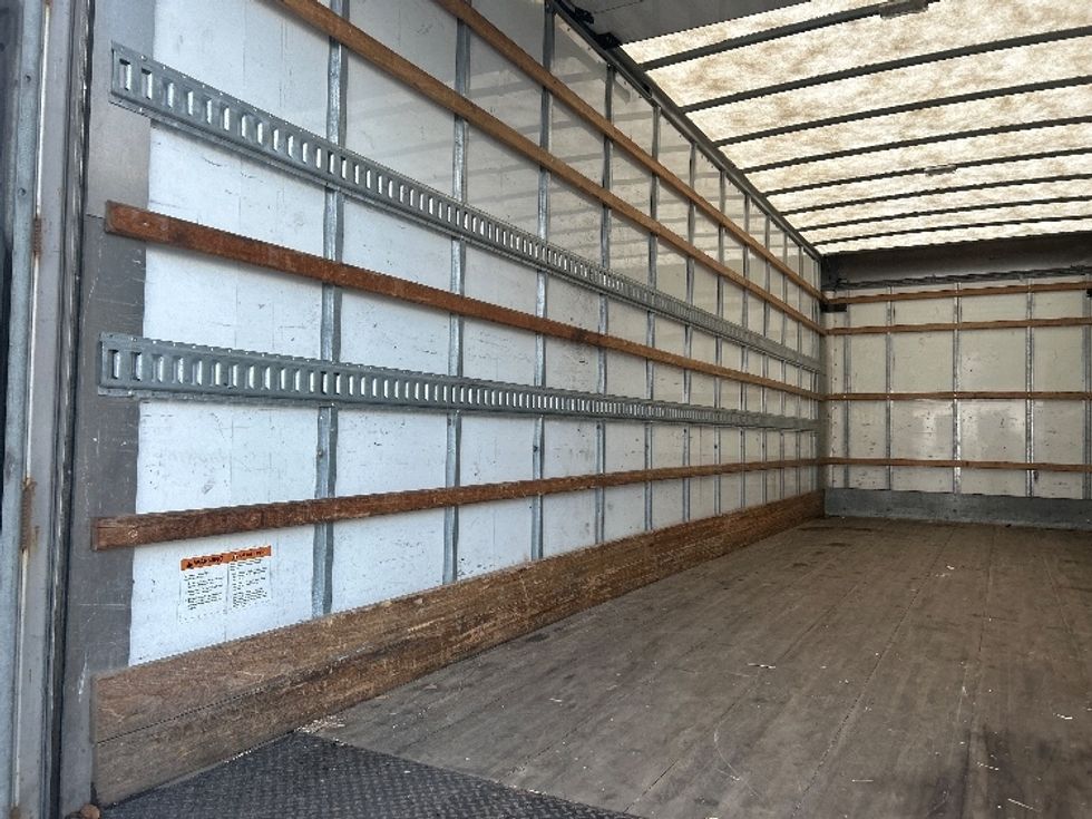 Medium Duty Box Truck-Light and Medium Duty Trucks-International-2019-4300-Burnaby-BC-156,282\n\t\tkm-$ 68,250 - Image 11