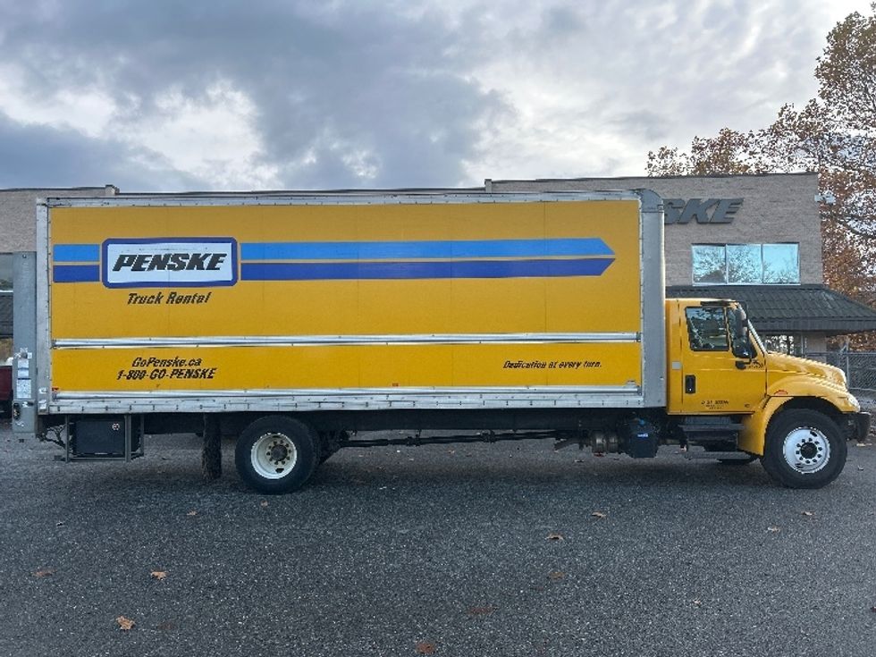 Medium Duty Box Truck-Light and Medium Duty Trucks-International-2019-4300-Burnaby-BC-156,282\n\t\tkm-$ 68,250 - Image 12