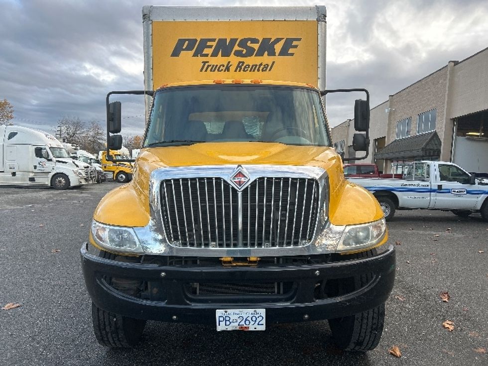 Medium Duty Box Truck-Light and Medium Duty Trucks-International-2019-4300-Burnaby-BC-156,282\n\t\tkm-$ 68,250 - Image 2