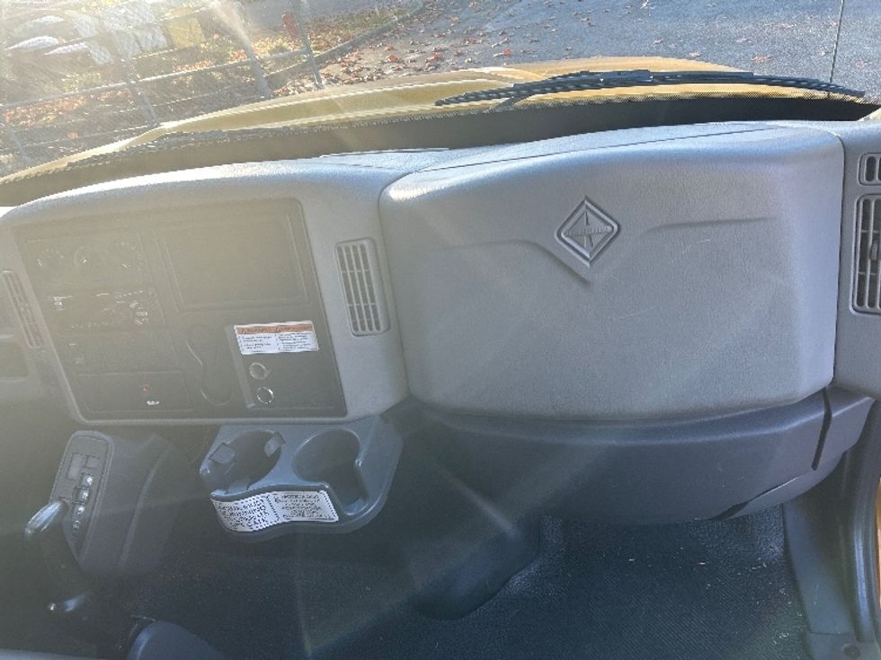 Medium Duty Box Truck-Light and Medium Duty Trucks-International-2019-4300-Burnaby-BC-156,282\n\t\tkm-$ 68,250 - Image 21