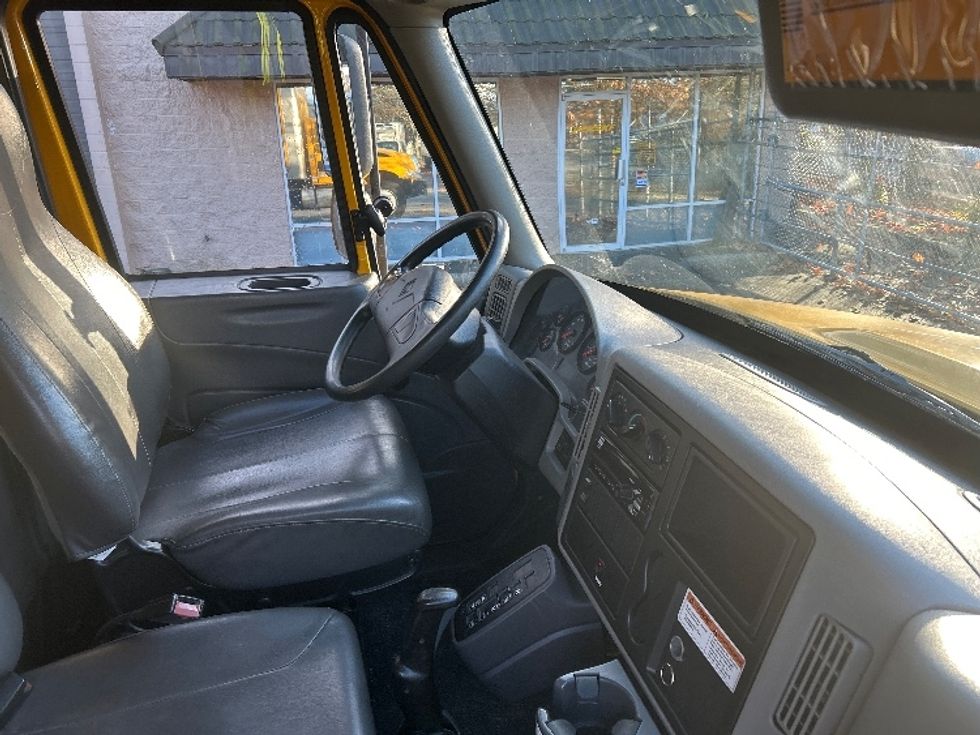 Medium Duty Box Truck-Light and Medium Duty Trucks-International-2019-4300-Burnaby-BC-156,282\n\t\tkm-$ 68,250 - Image 22