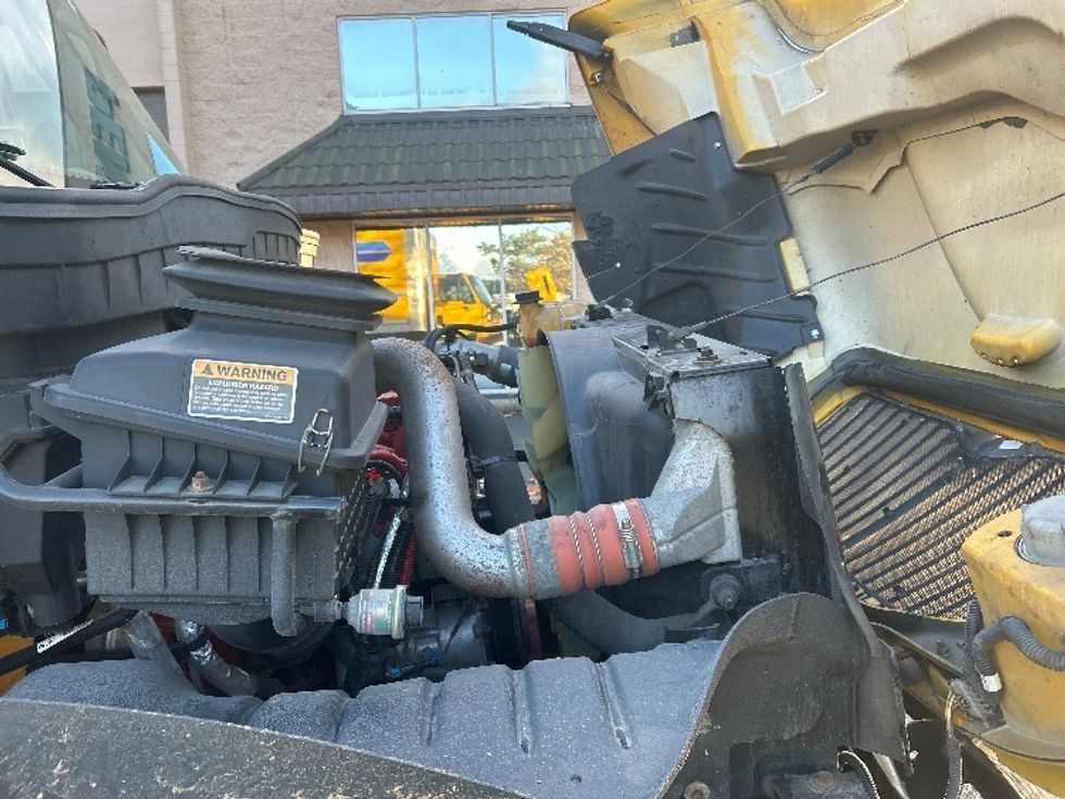 Medium Duty Box Truck-Light and Medium Duty Trucks-International-2019-4300-Burnaby-BC-156,282\n\t\tkm-$ 68,250 - Image 23