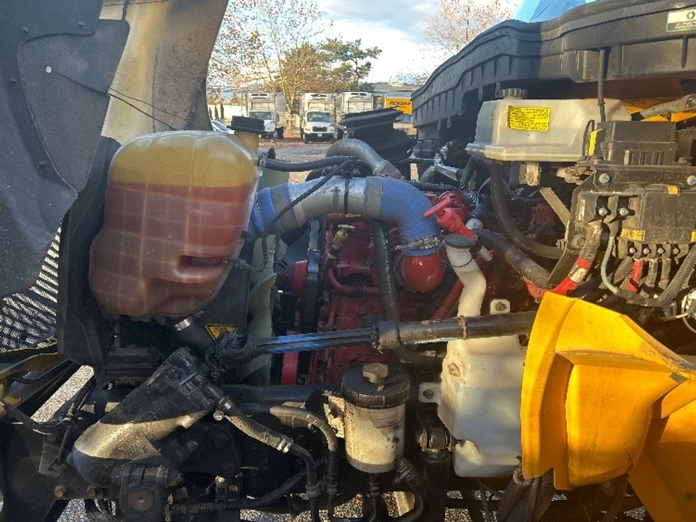 Medium Duty Box Truck-Light and Medium Duty Trucks-International-2019-4300-Burnaby-BC-156,282\n\t\tkm-$ 68,250 - Image 24