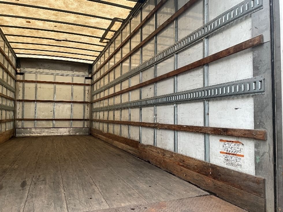 Medium Duty Box Truck-Light and Medium Duty Trucks-International-2019-4300-Burnaby-BC-189,163\n\t\tkm-$ 65,000 - Image 12