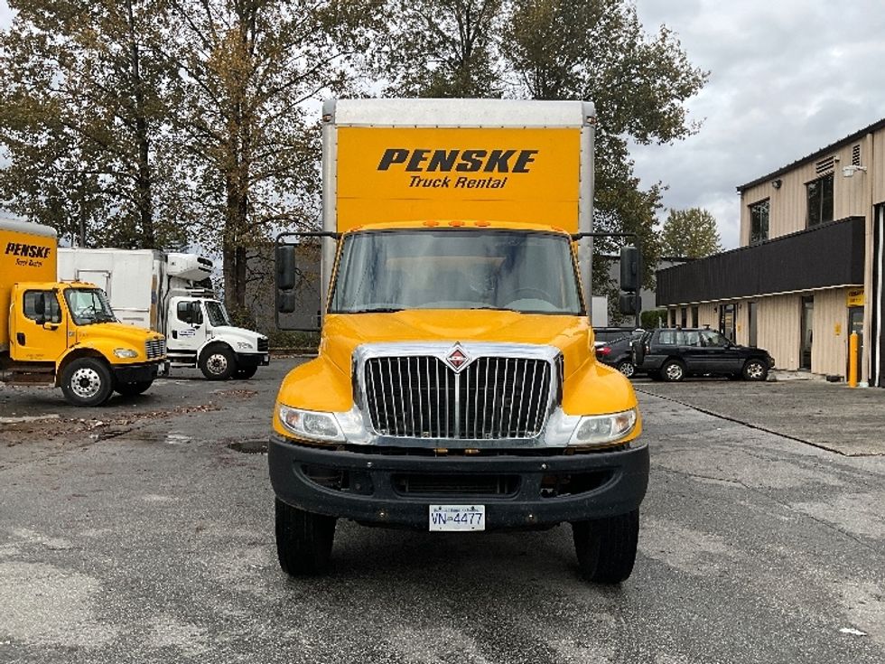 Medium Duty Box Truck-Light and Medium Duty Trucks-International-2019-4300-Burnaby-BC-189,163\n\t\tkm-$ 65,000 - Image 2