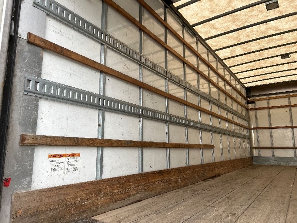 Medium Duty Box Truck-Light and Medium Duty Trucks-International-2019-4300-Burnaby-BC-198,540\n\t\tkm-$ 66,750 - Image 11