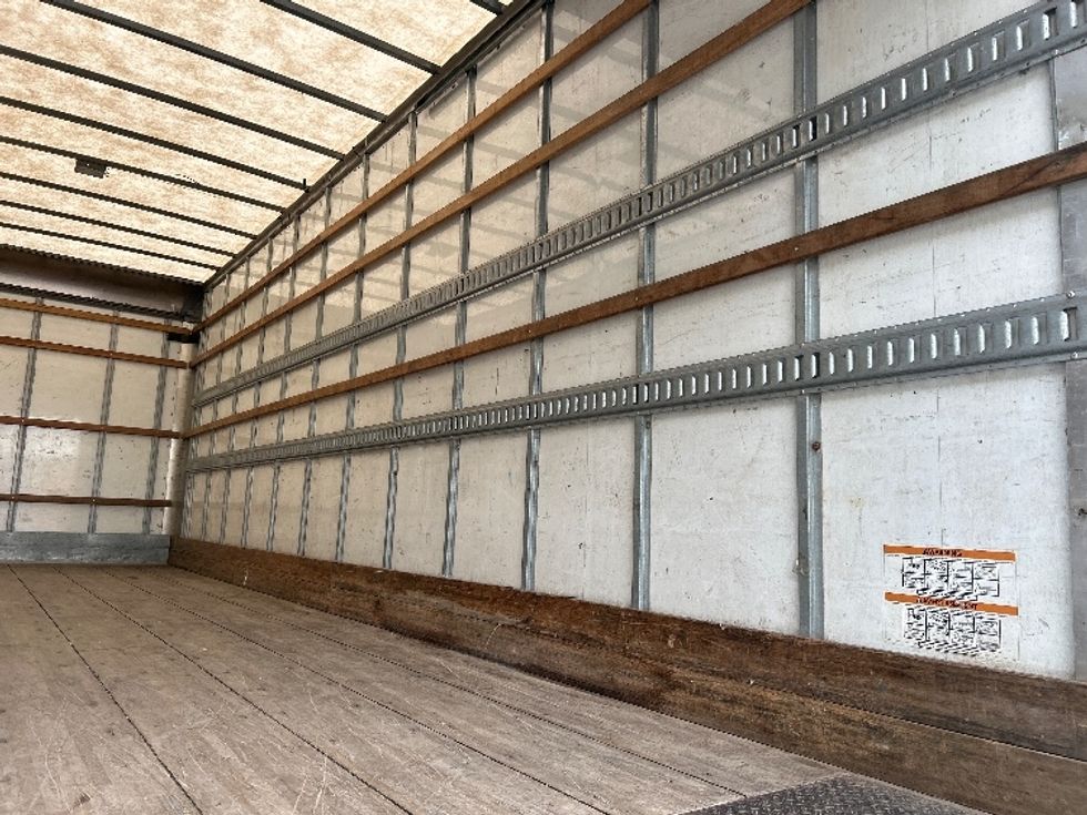 Medium Duty Box Truck-Light and Medium Duty Trucks-International-2019-4300-Burnaby-BC-198,540\n\t\tkm-$ 66,750 - Image 12