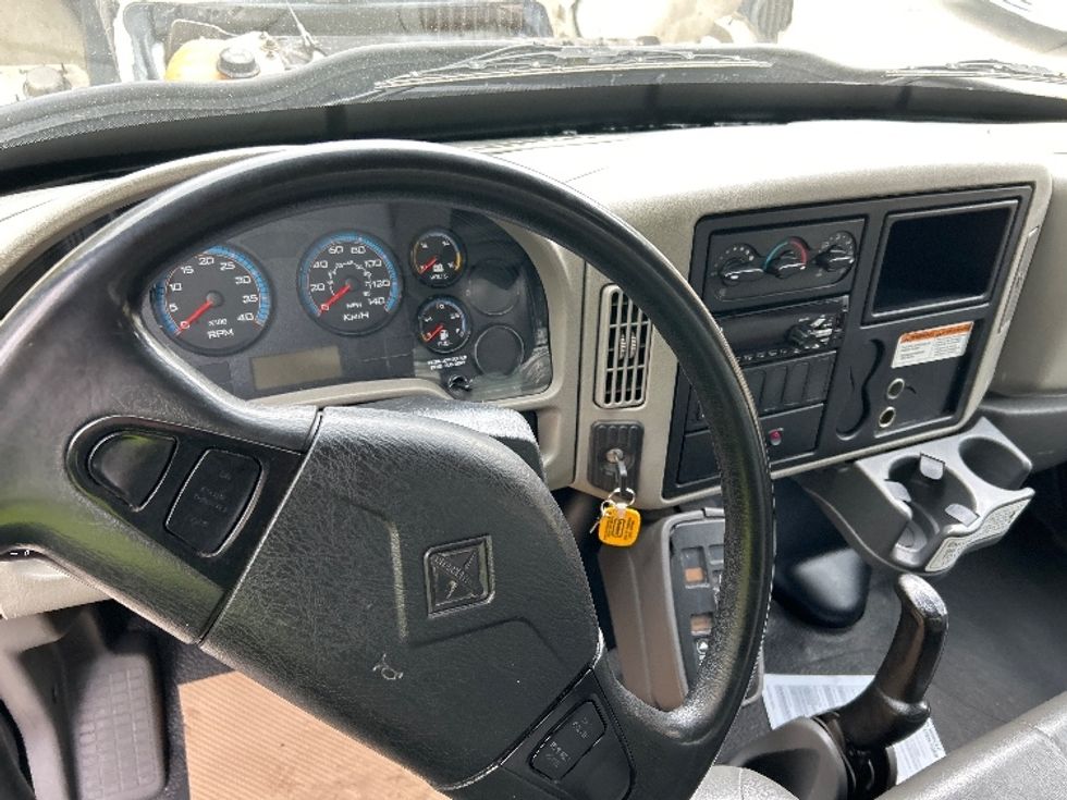 Medium Duty Box Truck-Light and Medium Duty Trucks-International-2019-4300-Burnaby-BC-198,540\n\t\tkm-$ 66,750 - Image 18