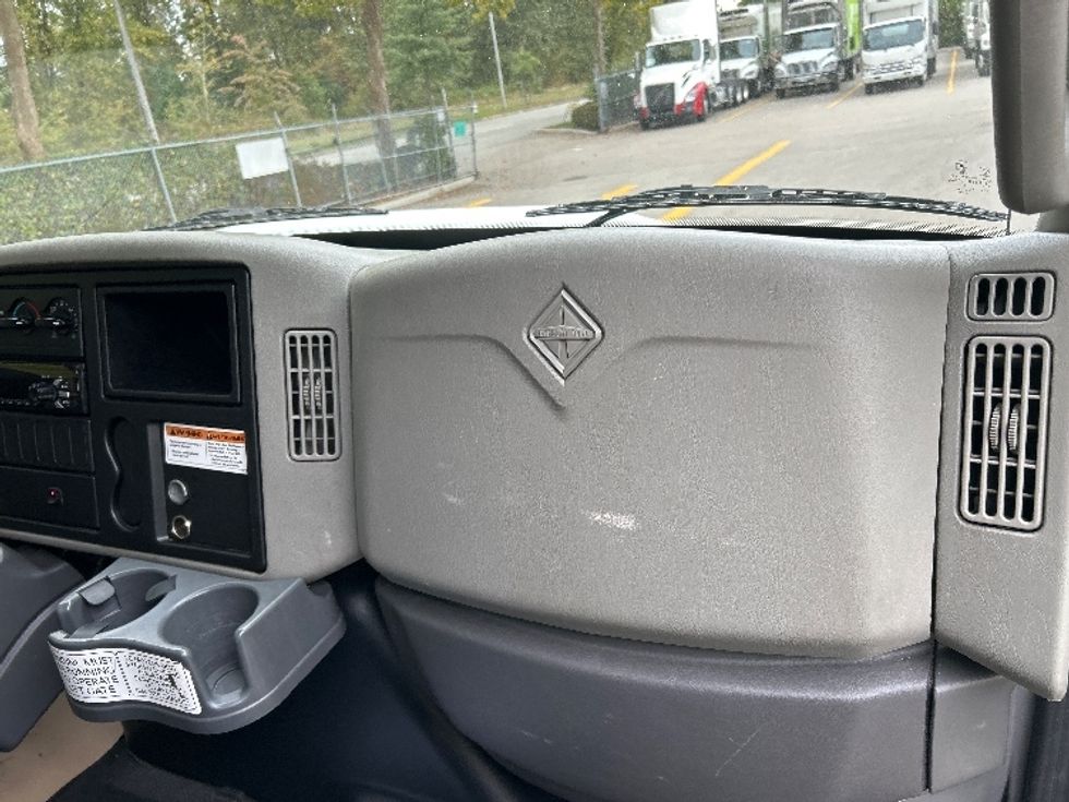 Medium Duty Box Truck-Light and Medium Duty Trucks-International-2019-4300-Burnaby-BC-198,540\n\t\tkm-$ 66,750 - Image 21