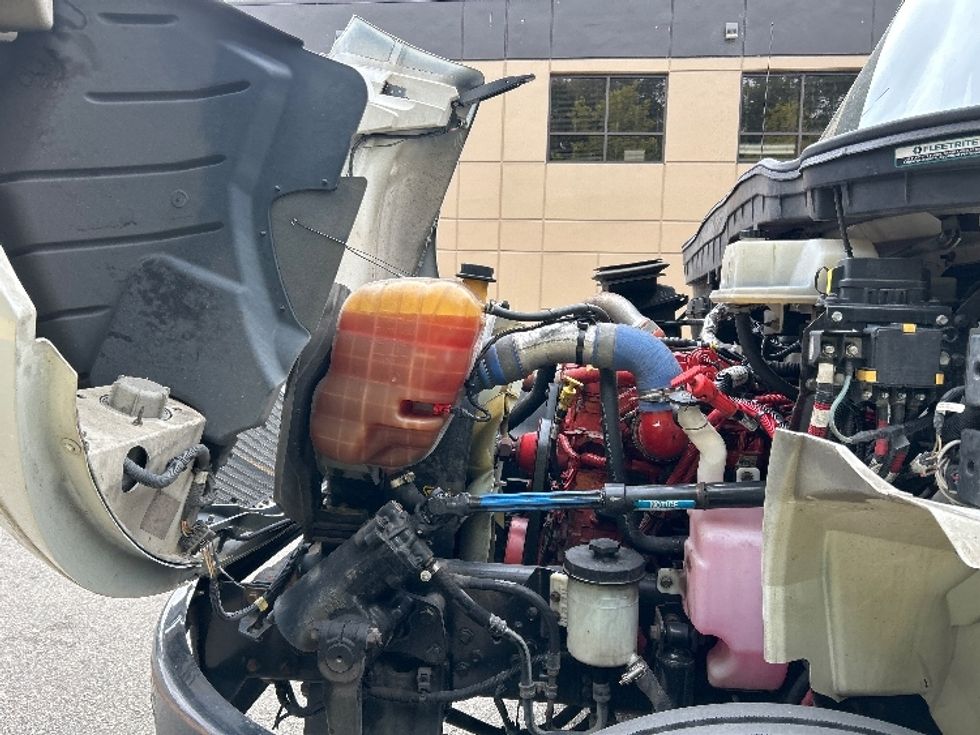 Medium Duty Box Truck-Light and Medium Duty Trucks-International-2019-4300-Burnaby-BC-198,540\n\t\tkm-$ 66,750 - Image 24