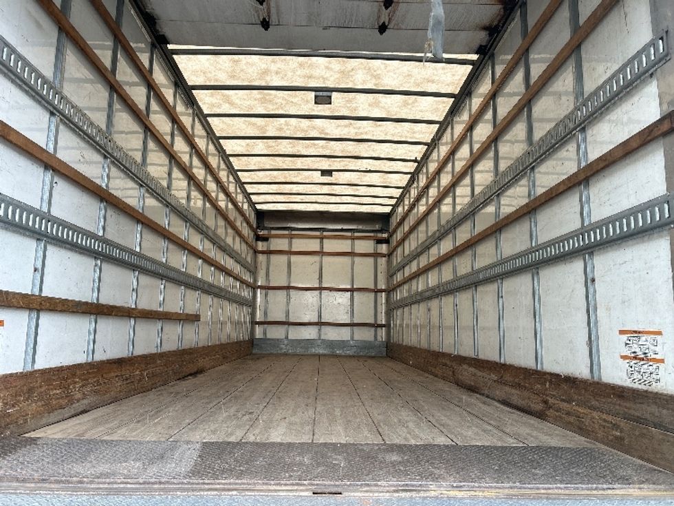 Medium Duty Box Truck-Light and Medium Duty Trucks-International-2019-4300-Burnaby-BC-198,540\n\t\tkm-$ 66,750 - Image 8