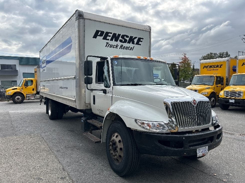 Medium Duty Box Truck-Light and Medium Duty Trucks-International-2019-4300-Burnaby-BC-205,189\n\t\tkm-$ 66,000 - Image 1