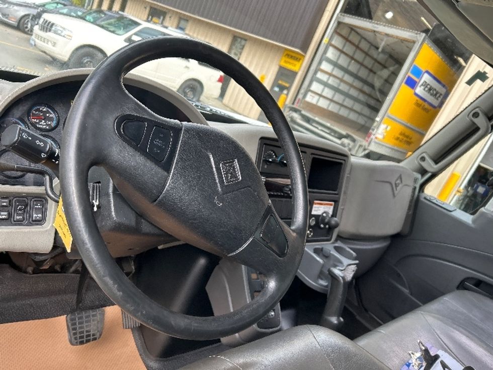 Medium Duty Box Truck-Light and Medium Duty Trucks-International-2019-4300-Burnaby-BC-205,189\n\t\tkm-$ 66,000 - Image 17