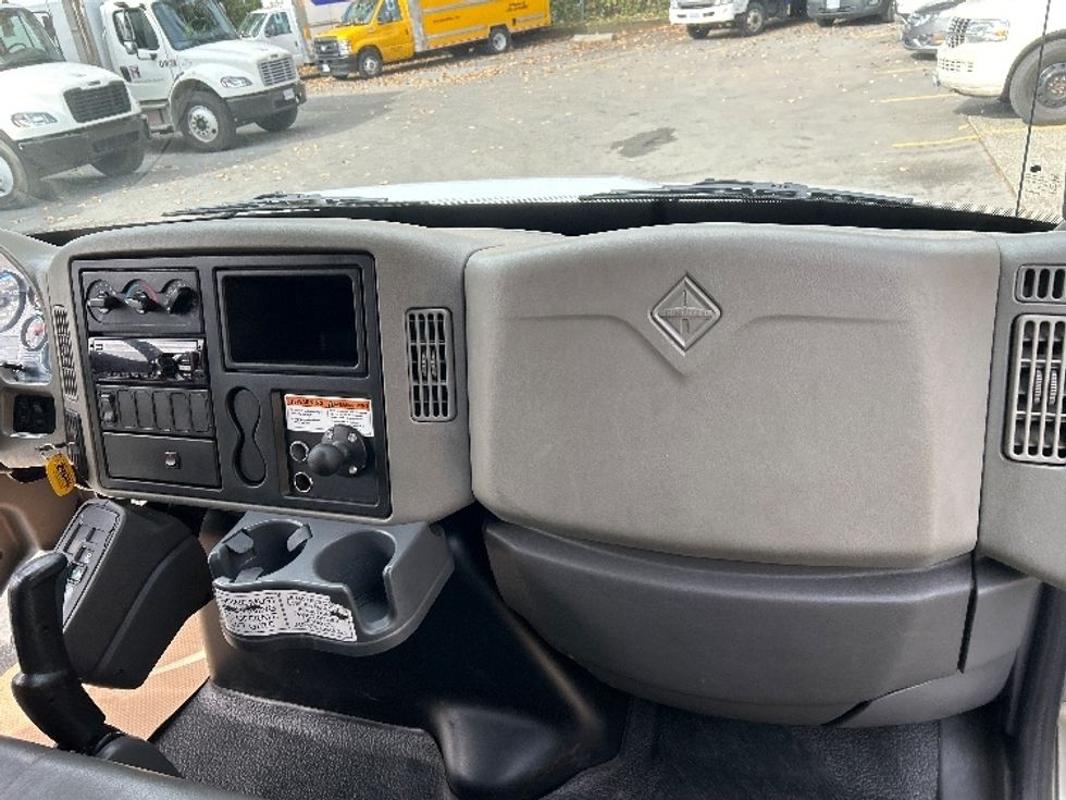Medium Duty Box Truck-Light and Medium Duty Trucks-International-2019-4300-Burnaby-BC-205,189\n\t\tkm-$ 66,000 - Image 21