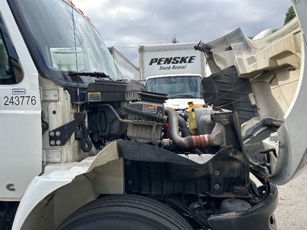 Medium Duty Box Truck-Light and Medium Duty Trucks-International-2019-4300-Burnaby-BC-205,189\n\t\tkm-$ 66,000 - Image 23