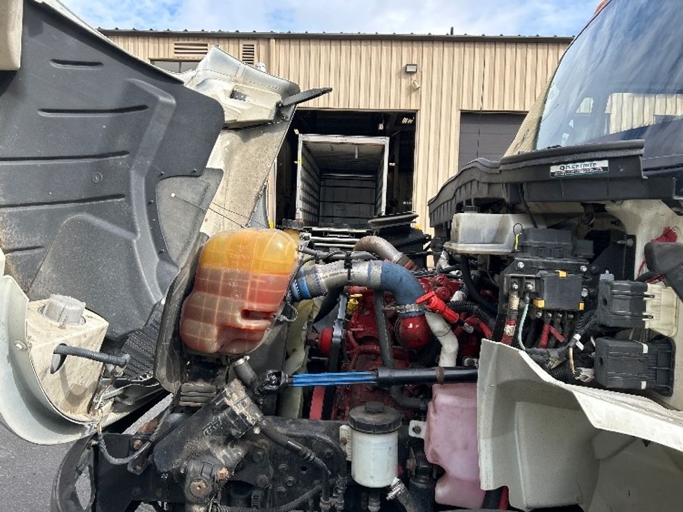 Medium Duty Box Truck-Light and Medium Duty Trucks-International-2019-4300-Burnaby-BC-205,189\n\t\tkm-$ 66,000 - Image 24