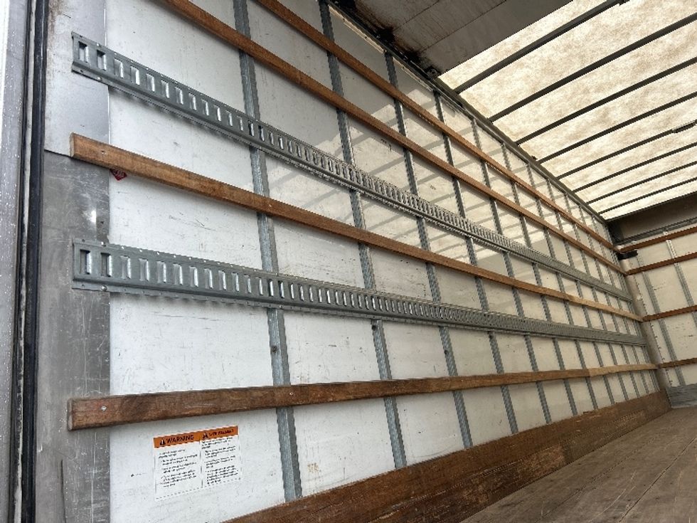 Medium Duty Box Truck-Light and Medium Duty Trucks-International-2019-4300-Burnaby-BC-217,189\n\t\tkm-$ 64,500 - Image 11