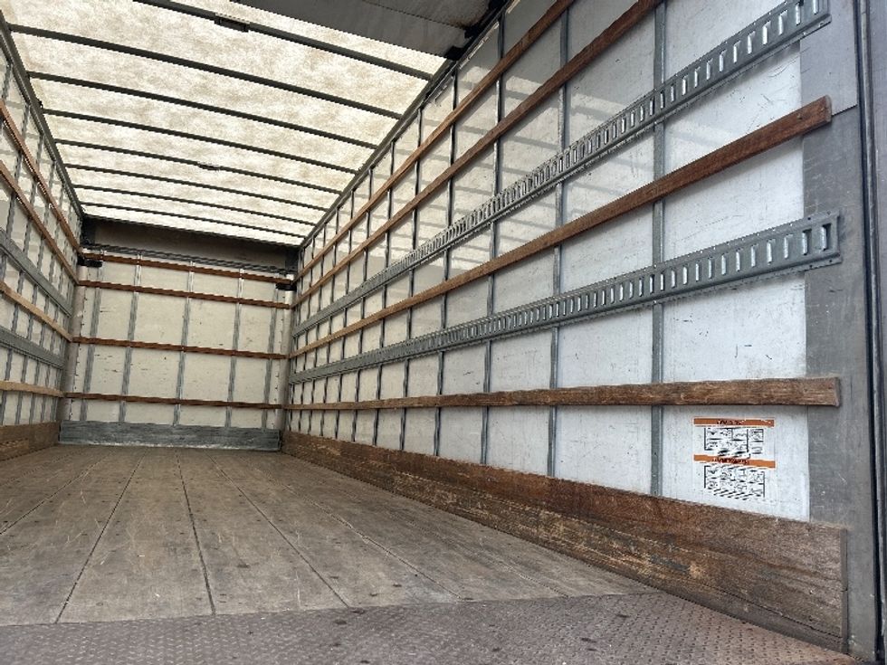 Medium Duty Box Truck-Light and Medium Duty Trucks-International-2019-4300-Burnaby-BC-217,189\n\t\tkm-$ 64,500 - Image 12