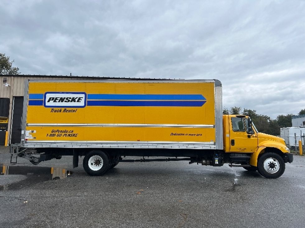 Medium Duty Box Truck-Light and Medium Duty Trucks-International-2019-4300-Burnaby-BC-217,189\n\t\tkm-$ 64,500 - Image 15