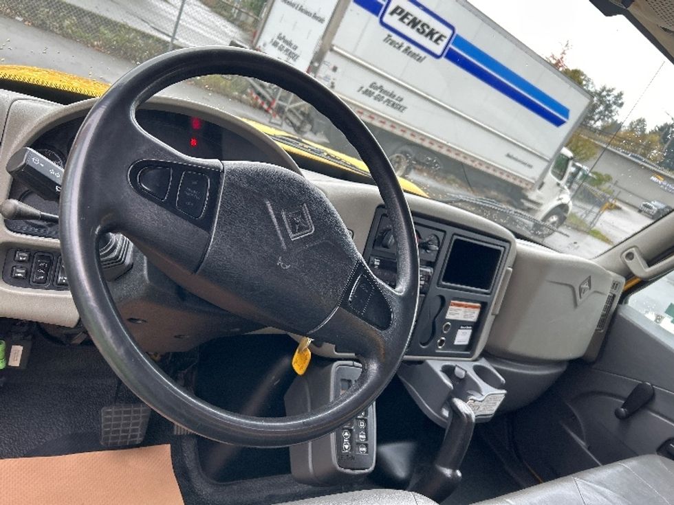Medium Duty Box Truck-Light and Medium Duty Trucks-International-2019-4300-Burnaby-BC-217,189\n\t\tkm-$ 64,500 - Image 17