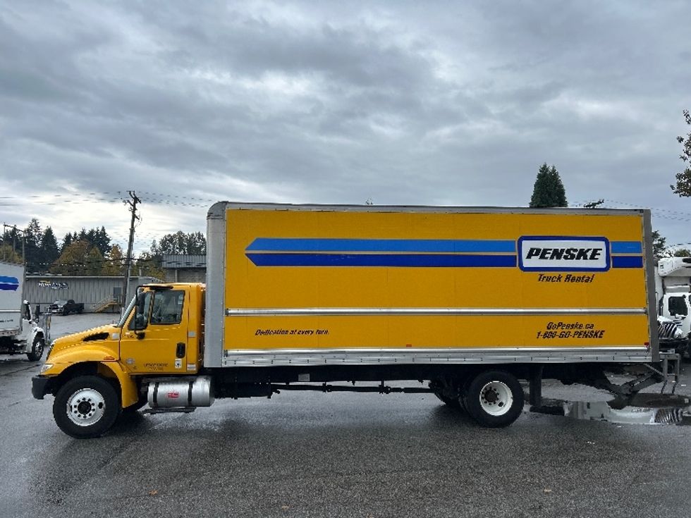 Medium Duty Box Truck-Light and Medium Duty Trucks-International-2019-4300-Burnaby-BC-217,189\n\t\tkm-$ 64,500 - Image 4