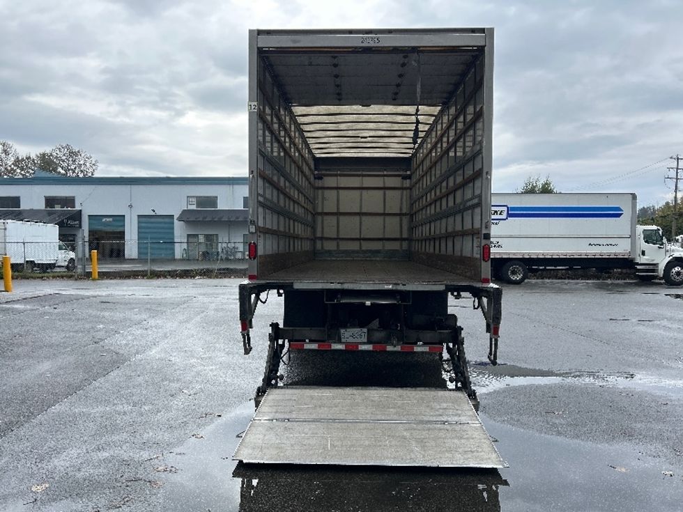 Medium Duty Box Truck-Light and Medium Duty Trucks-International-2019-4300-Burnaby-BC-217,189\n\t\tkm-$ 64,500 - Image 9