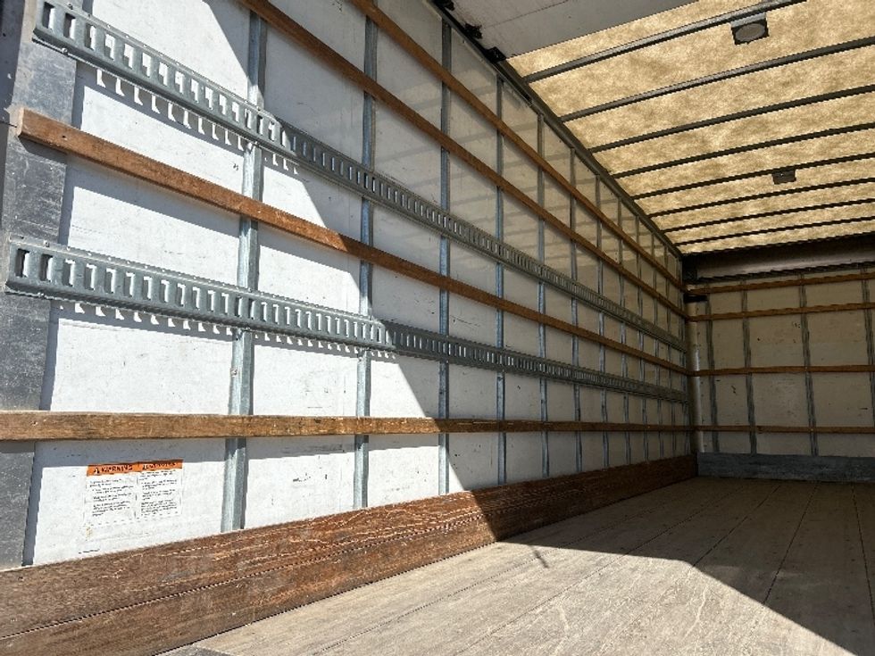 Medium Duty Box Truck-Light and Medium Duty Trucks-International-2019-4300-Burnaby-BC-226,304\n\t\tkm-$ 63,750 - Image 11