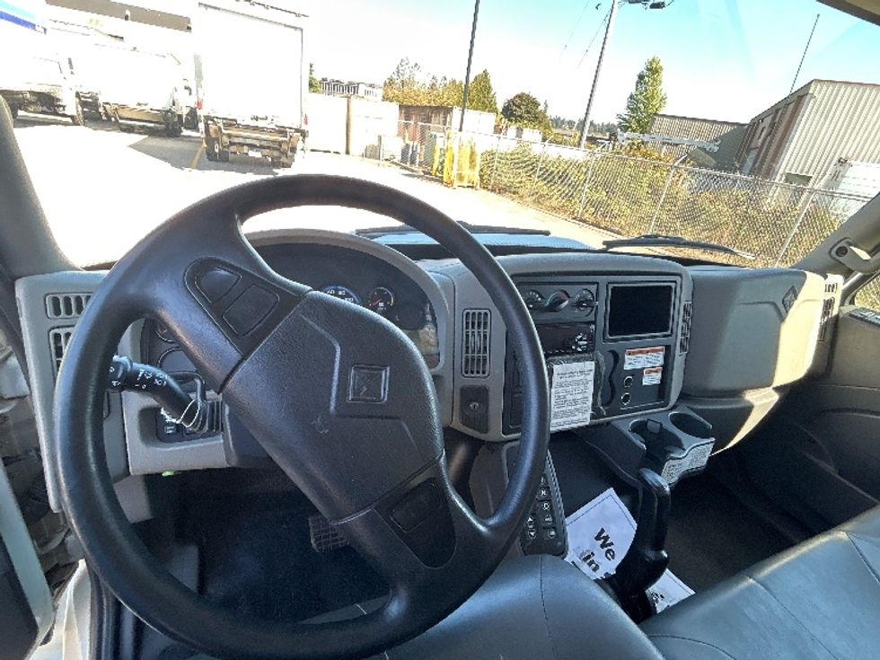 Medium Duty Box Truck-Light and Medium Duty Trucks-International-2019-4300-Burnaby-BC-226,304\n\t\tkm-$ 63,750 - Image 18