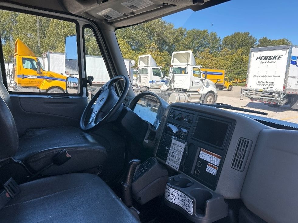 Medium Duty Box Truck-Light and Medium Duty Trucks-International-2019-4300-Burnaby-BC-226,304\n\t\tkm-$ 63,750 - Image 22