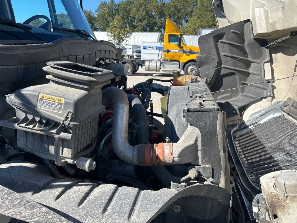 Medium Duty Box Truck-Light and Medium Duty Trucks-International-2019-4300-Burnaby-BC-226,304\n\t\tkm-$ 63,750 - Image 23