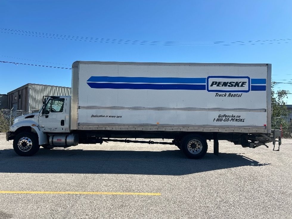 Medium Duty Box Truck-Light and Medium Duty Trucks-International-2019-4300-Burnaby-BC-226,304\n\t\tkm-$ 63,750 - Image 4
