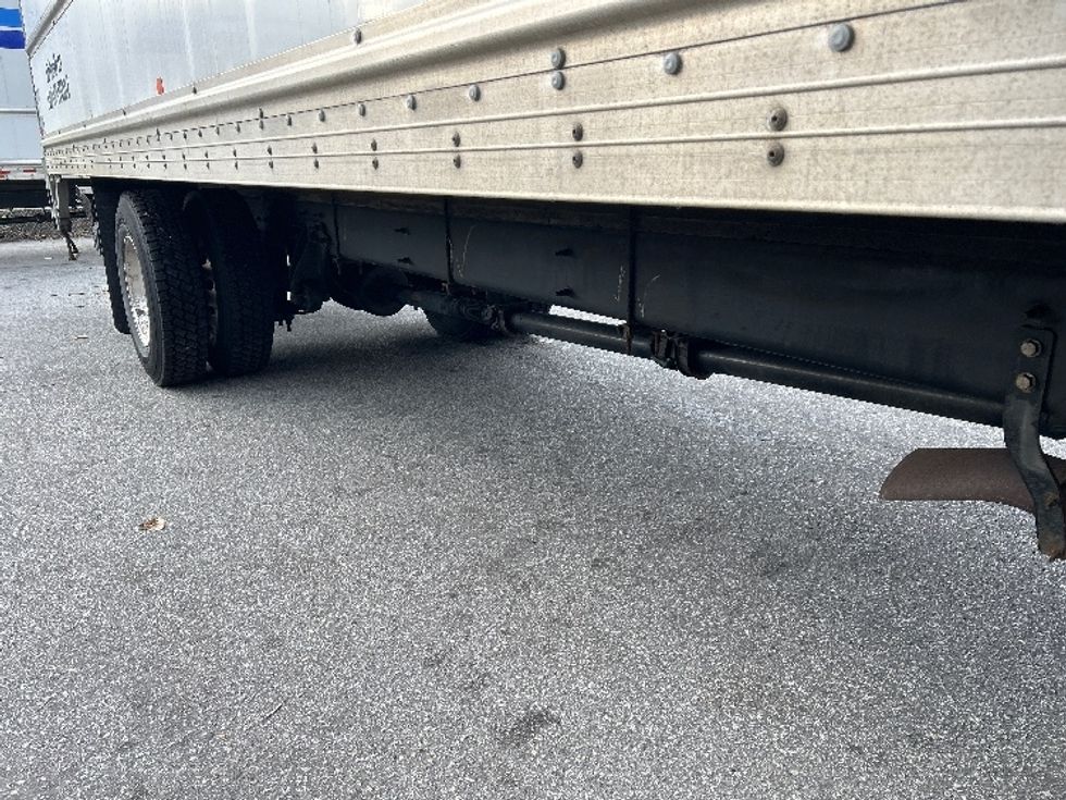 Medium Duty Box Truck-Light and Medium Duty Trucks-International-2019-4300-Burnaby-BC-226,983\n\t\tkm-$ 64,500 - Image 14