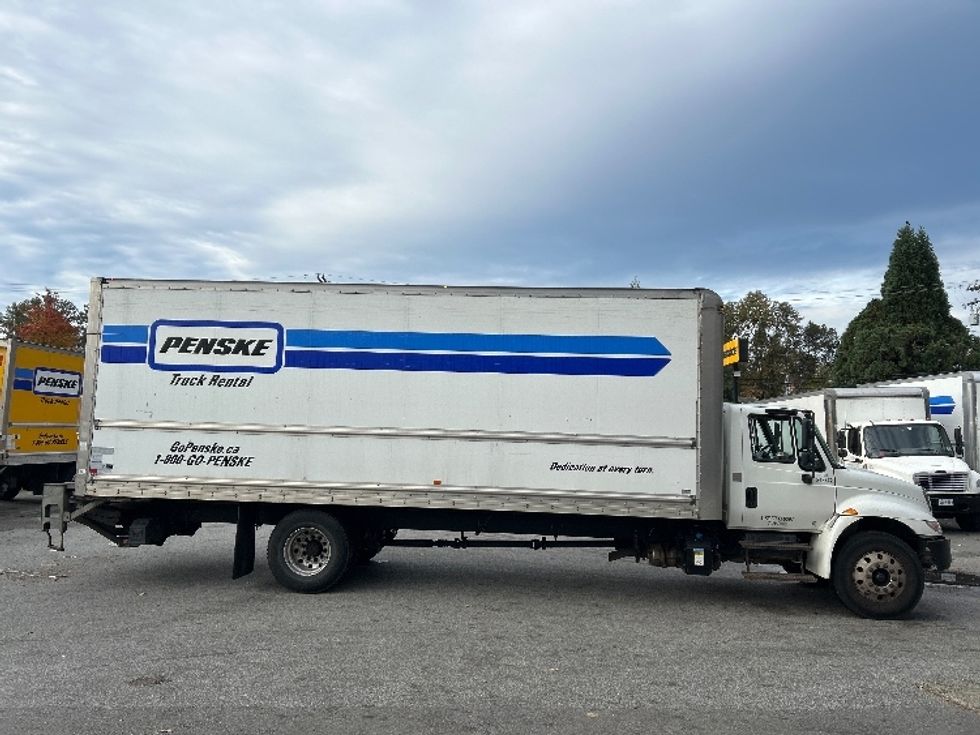 Medium Duty Box Truck-Light and Medium Duty Trucks-International-2019-4300-Burnaby-BC-226,983\n\t\tkm-$ 64,500 - Image 15
