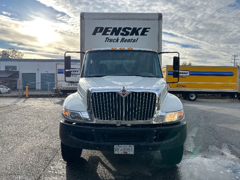 Medium Duty Box Truck-Light and Medium Duty Trucks-International-2019-4300-Burnaby-BC-226,983\n\t\tkm-$ 64,500 - Image 2