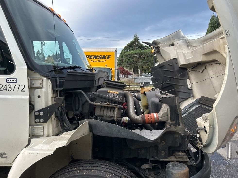 Medium Duty Box Truck-Light and Medium Duty Trucks-International-2019-4300-Burnaby-BC-226,983\n\t\tkm-$ 64,500 - Image 22