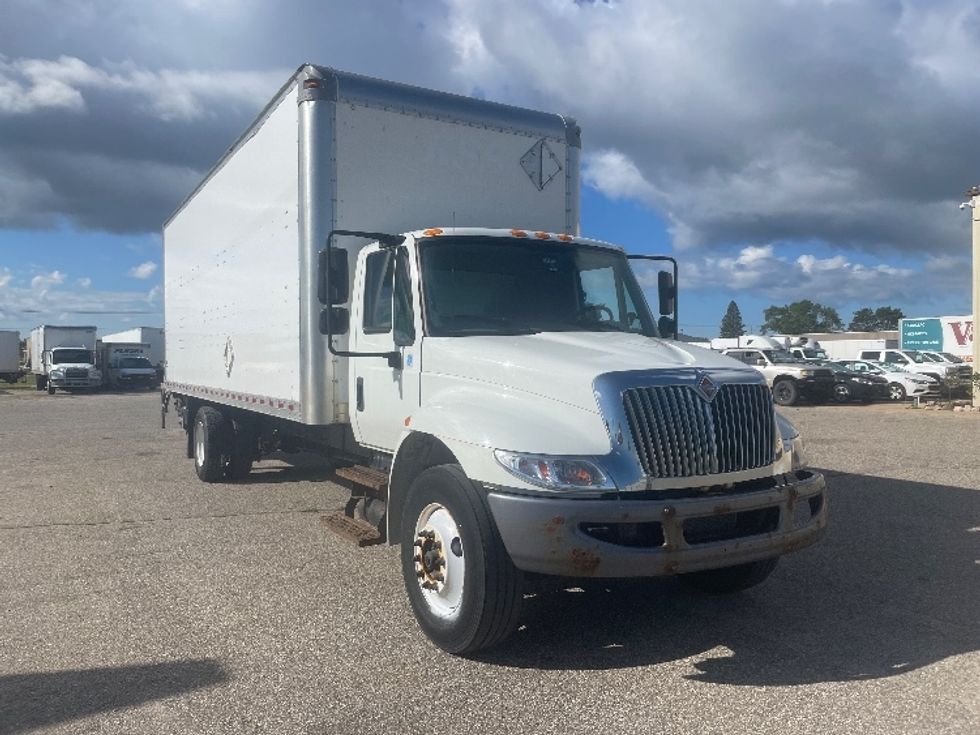 Medium Duty Box Truck-Light and Medium Duty Trucks-International-2019-4300-Cadillac-MI-241,794\n\t\tmiles-$ 25,250 - Image 1