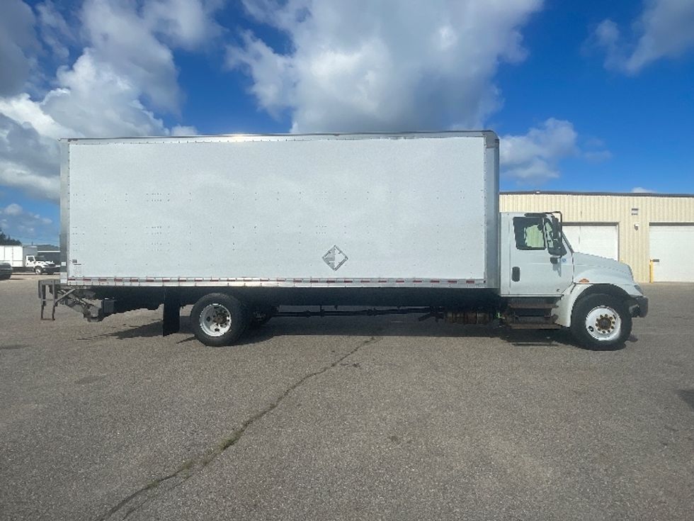 Medium Duty Box Truck-Light and Medium Duty Trucks-International-2019-4300-Cadillac-MI-241,794\n\t\tmiles-$ 25,250 - Image 15