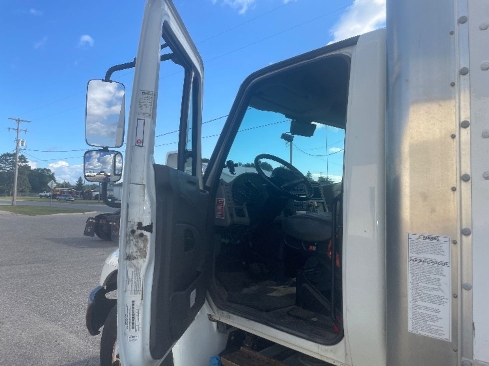 Medium Duty Box Truck-Light and Medium Duty Trucks-International-2019-4300-Cadillac-MI-241,794\n\t\tmiles-$ 25,250 - Image 16