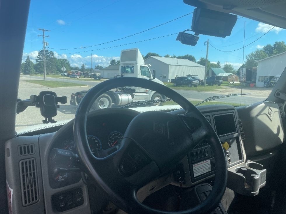 Medium Duty Box Truck-Light and Medium Duty Trucks-International-2019-4300-Cadillac-MI-241,794\n\t\tmiles-$ 25,250 - Image 17