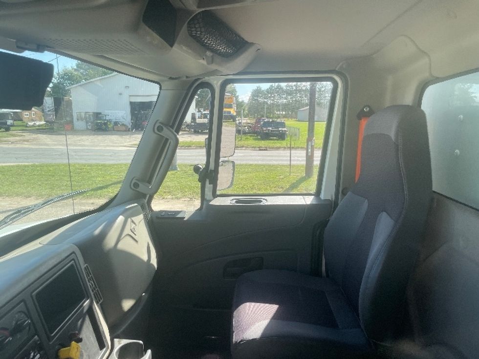 Medium Duty Box Truck-Light and Medium Duty Trucks-International-2019-4300-Cadillac-MI-241,794\n\t\tmiles-$ 25,250 - Image 19