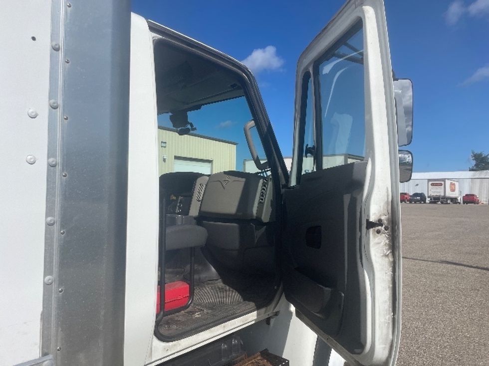 Medium Duty Box Truck-Light and Medium Duty Trucks-International-2019-4300-Cadillac-MI-241,794\n\t\tmiles-$ 25,250 - Image 20