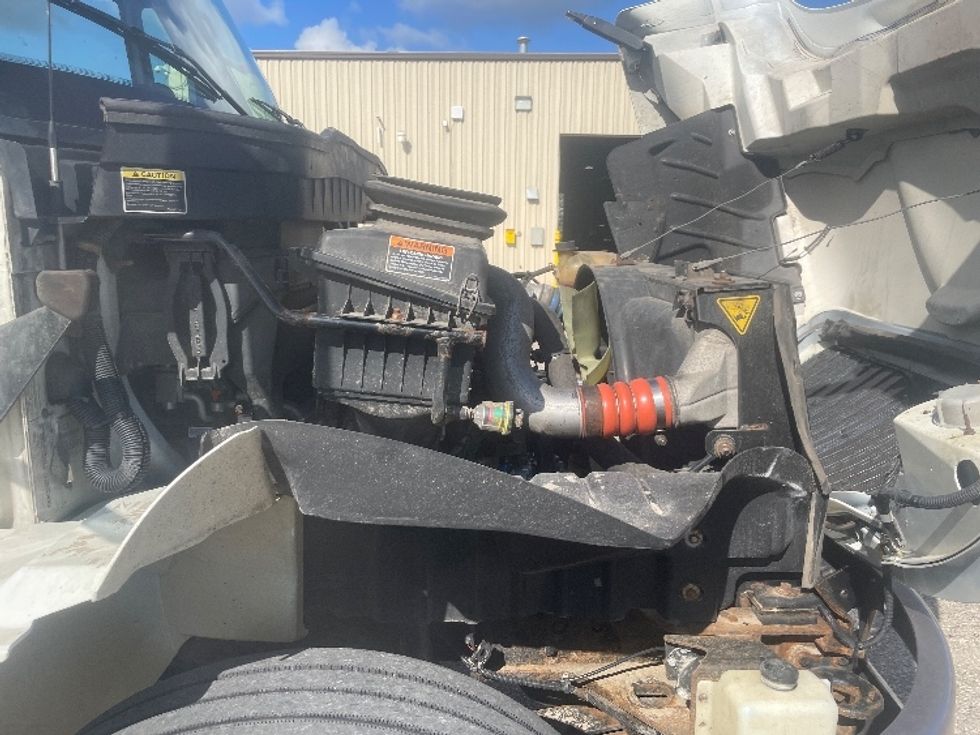 Medium Duty Box Truck-Light and Medium Duty Trucks-International-2019-4300-Cadillac-MI-241,794\n\t\tmiles-$ 25,250 - Image 23