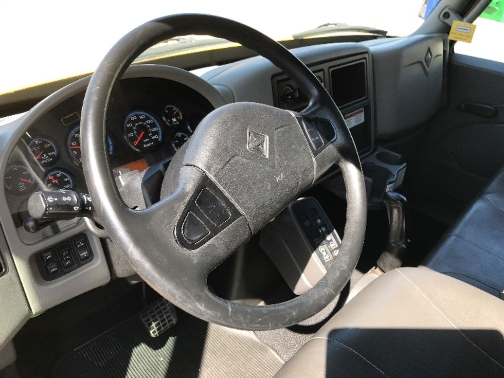 Medium Duty Box Truck-Light and Medium Duty Trucks-International-2019-4300-Calgary-AB-262,890\n\t\tkm-$ 56,500 - Image 18