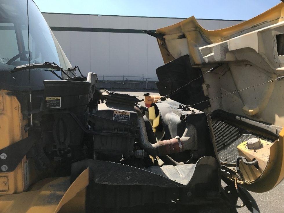 Medium Duty Box Truck-Light and Medium Duty Trucks-International-2019-4300-Calgary-AB-262,890\n\t\tkm-$ 56,500 - Image 23