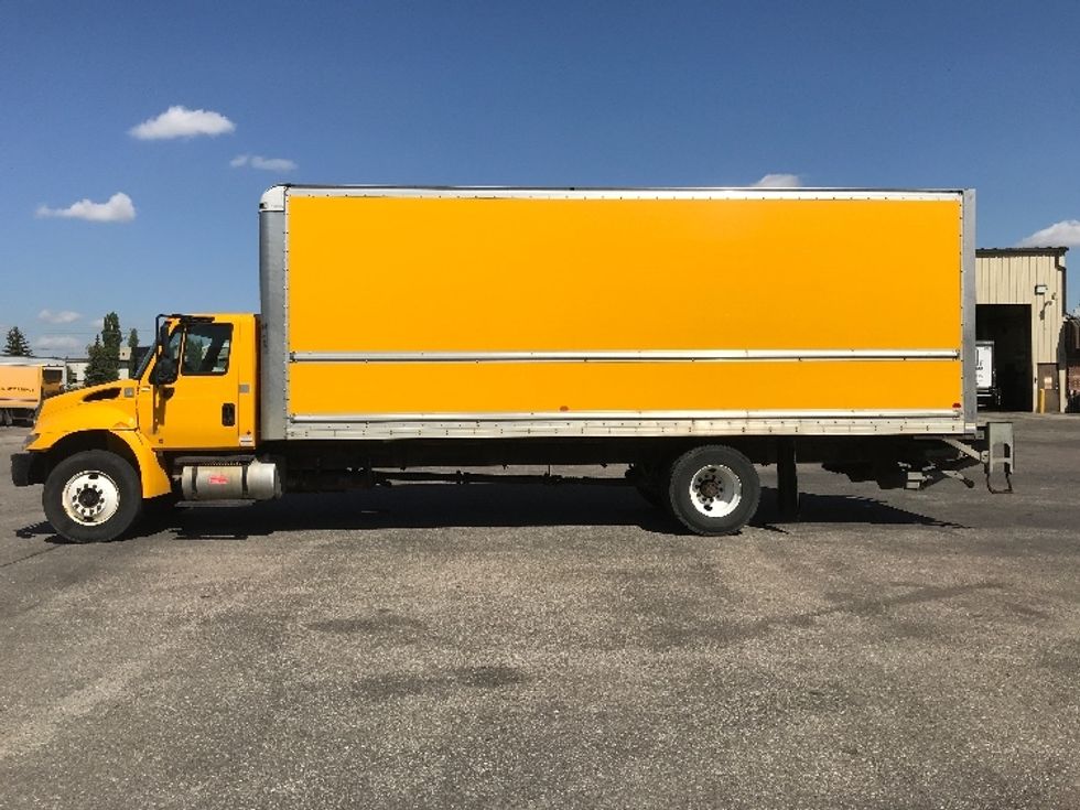 Medium Duty Box Truck-Light and Medium Duty Trucks-International-2019-4300-Calgary-AB-262,890\n\t\tkm-$ 56,500 - Image 4