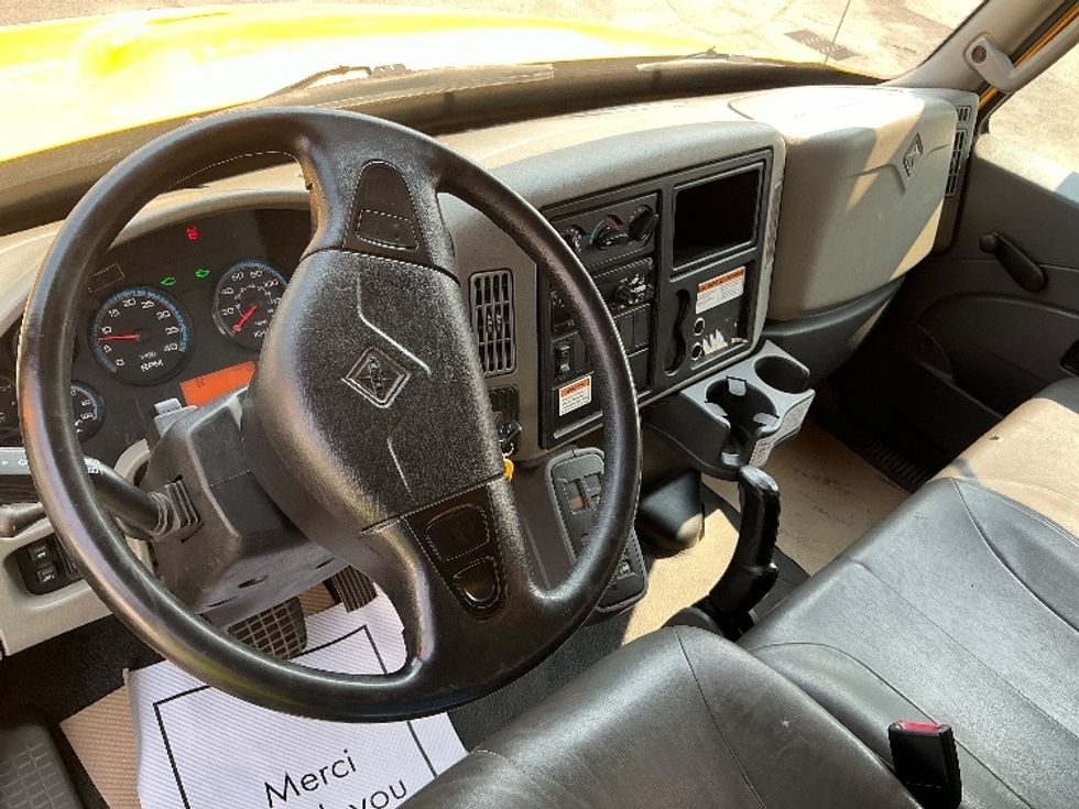 Medium Duty Box Truck-Light and Medium Duty Trucks-International-2019-4300-Calgary-AB-263,949\n\t\tkm-$ 56,250 - Image 17