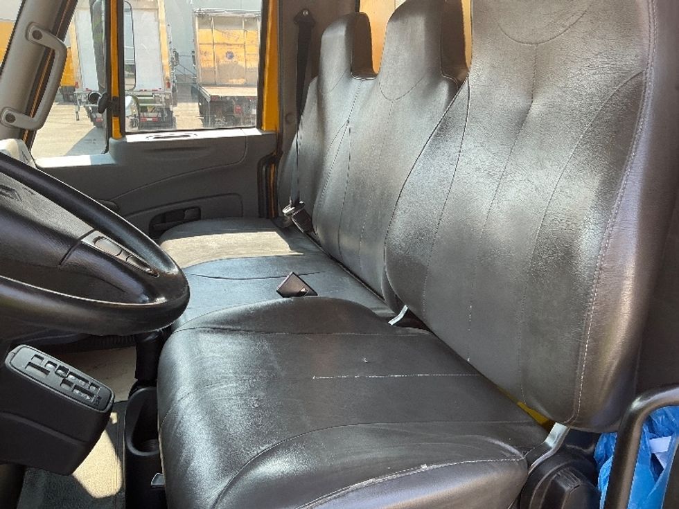 Medium Duty Box Truck-Light and Medium Duty Trucks-International-2019-4300-Calgary-AB-263,949\n\t\tkm-$ 56,250 - Image 19