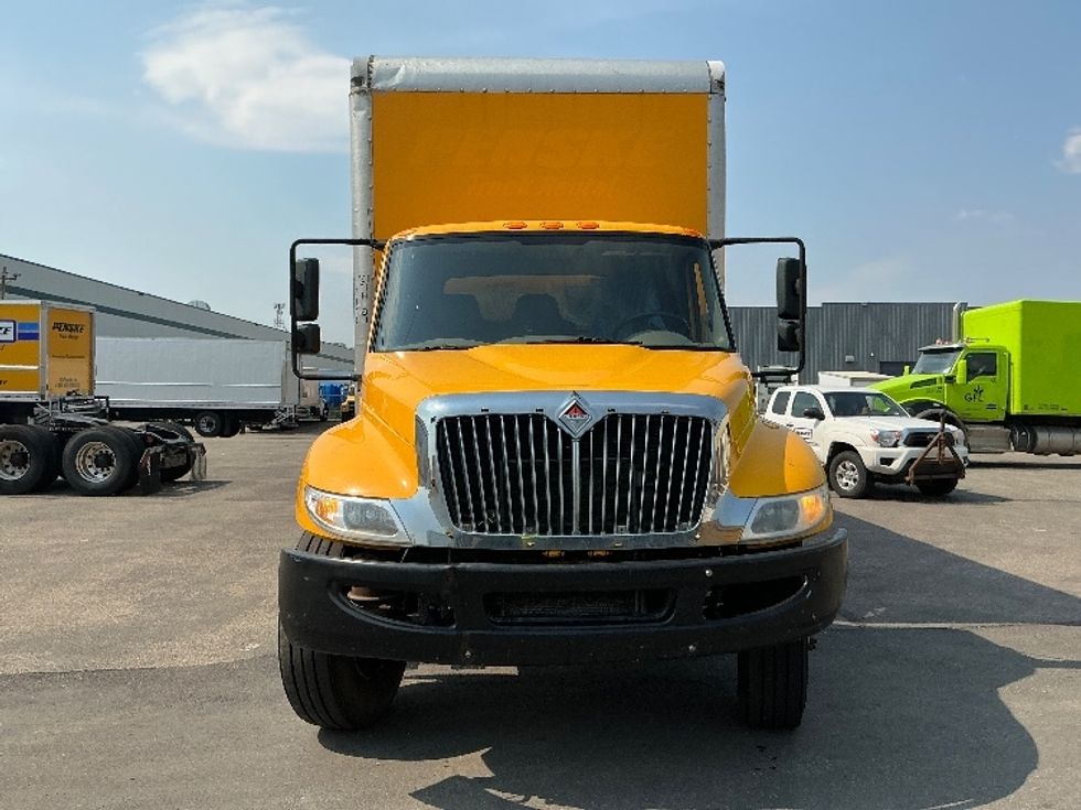 Medium Duty Box Truck-Light and Medium Duty Trucks-International-2019-4300-Calgary-AB-263,949\n\t\tkm-$ 56,250 - Image 2