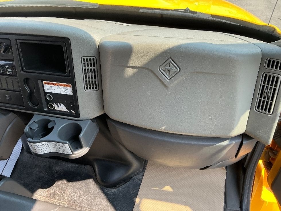 Medium Duty Box Truck-Light and Medium Duty Trucks-International-2019-4300-Calgary-AB-263,949\n\t\tkm-$ 56,250 - Image 21