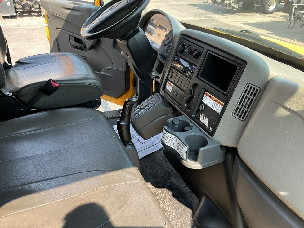 Medium Duty Box Truck-Light and Medium Duty Trucks-International-2019-4300-Calgary-AB-263,949\n\t\tkm-$ 56,250 - Image 22